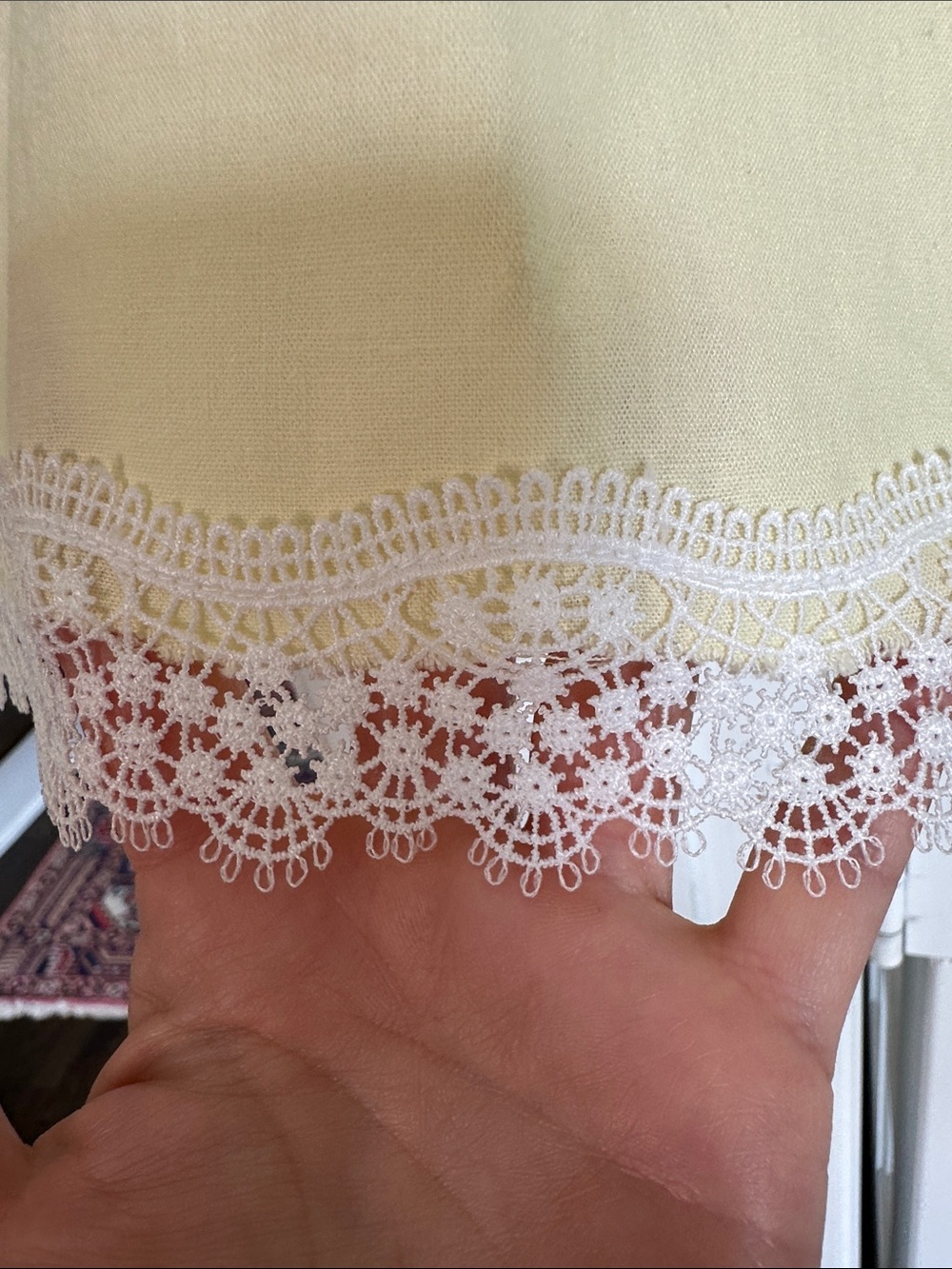 GAP Lace-Hem Sleeveless Crop Top - Pale Yellow - Picture 3 of 5